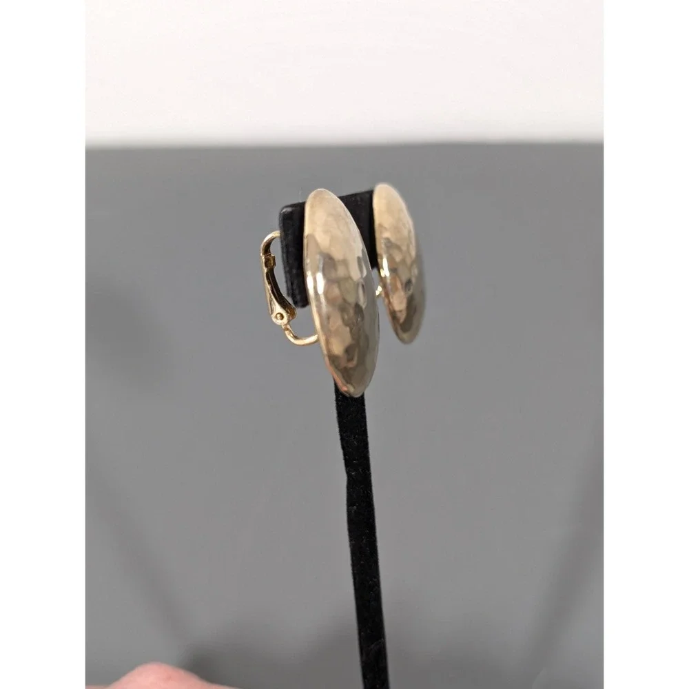 Vintage‎ Gold Tone Hammered Oval Clip On Earrings Statement Domed